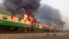 ট্রেনে আগুন