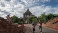 ပုဂံခရီးသွားတွေ ပြန်ပေးဆွဲခံရမှာ စိုးရိမ်