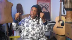 Miami, Renita Holmes yadugije ijwi, arwarwanira uburaro bwiza, bahiswemwo n’umugambi BBC100Women. 