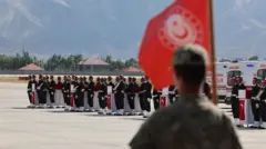 Yüksekova'da altı asker için uğurlama töreni