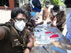  'ටික් ටොක්වලින් රටකට දැනුම බෙදූ PHI මහත්තයා,' ලෙස ජනාදරයට පත්ව සිටි තරිඳු ධම්මික