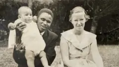 اندندا کی پیدائش ان کے والدین کی شادی کے تین سال بعد ہوئی