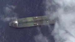نفتکش آدریان دریا ۱؛‌ این نفتکش عظیم ایران با نام گریس ۱ مدتی در بندر جبل الطارق به ظن انتقال نفت برای سوریه و نقض تحریم اروپا توقیف شده بود