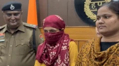 தன்னைவிட அழகாக வளர்ந்துவிடுவாள் என்று பயந்து சிறுமியைக் கொன்ற பூனம்