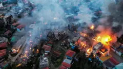 মিয়ানমারের এক শহরের ওপর বিমান হামলা পর