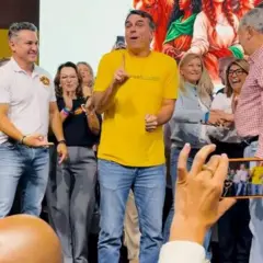 Flavio Bolsonaro durante evento do partido