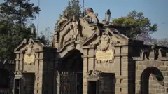 የአዲስ አበባ ዩኒቨርሲቲ ዋና መግቢያ በር