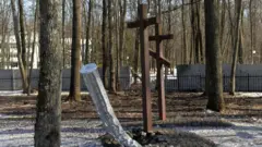 Внутрішня частина ракети, яка вочевидь містила касетні бомби. 23 березня, Харків