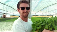 لماذا يتناقص عدد المزارعين حول العالم؟