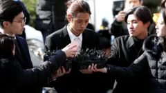 성관계 동영상을 불법으로 촬영·유포한 혐의로 구속기소된 가수 정준영