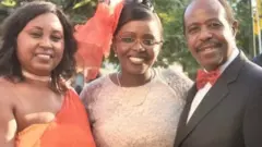 Lyse Rusesabagina ari kumwe n'ababyeyi be
