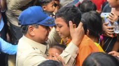 prabowo-klaim-masyarakat-indonesia-paling-bahagia-sedunia-pemerintah-tidak-berbuat-apapun-warga-tetap-bahagia-karena-saling-bantu