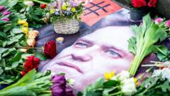 Фотография Навального, цветы, свечи