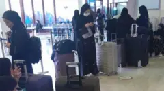 هفتاد تن از دانشجویان دختر که قرار بود به دبی بروند از فرودگاه کابل برگشتانده شدند