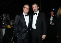 Stephen Colbert y Jimmy Kimmel en la entrega de los Emmy de 2019