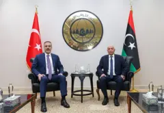 جاءت زيارة وزير الخارجية التركي هاكان فيدان إلى ليبيا في توقيت حساس تشهد فيه البلاد توترا أمنيا متزايدا.