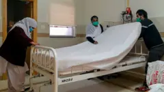 ہسپتالوں میں بستر