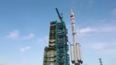 中國神州12號