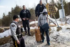 Askar iyo qof qaxooti ah