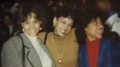 Kamala Harris com amigas da Howard University20bet cadastro1986.