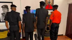 Akọyinsi aworan ọlọpaa ti wọn fẹsun ilọnilọwọgba kan l'Abuja