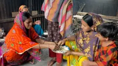 দ্রব্যমূল্য বেড়ে যাওয়ায় যেভাবে খরচ মানিয়ে চলছেন নিন্ম আয়ের মানুষ