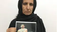 مادر نوید افکاری