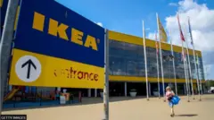 أحد متاجر إيكيا