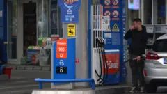 sankcije nis, naftna industrija srbije, benzin, gorivo, benzinska stanica, benzinska pumpa