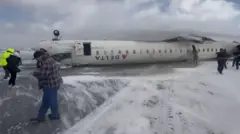 கனடா விமான விபத்து