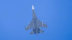 Xiyyaara Chaayinaa J-16 (faayiliirraa)