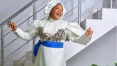 Toyin Abraham ninu asọ adura