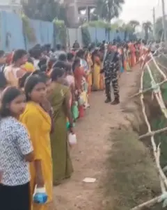 கோயில் கூட்ட நெரிசலில் சிக்கி 7 பேர் உயிரிழப்பு