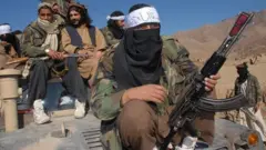 رهبر حزب مردم پاکستان: مداکرات دولت با تحریک طالبان پاکستان بدون توافق پارلمان این کشور مشروعیت قانونی ندارد