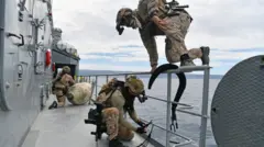 Abasirikare ba Navy Seals ba Amerika mu myitozo