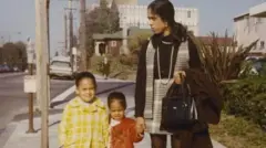 कमला हॅरिस यांच्या आई