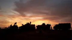 A shekarar 2013, Faransa ta tura dubban dakarunta Mali bayan da masu da'awar jihadi suka kwace wasu manyan yankunan arewacin kasar