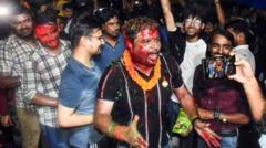 झारखंड: CM सोरेन ने परीक्षा रद्द की, फिर भी जारी है आंदोलन, बर्खास्त कर्मचारी धरने पर