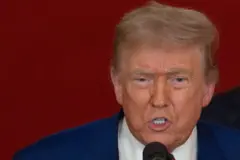 Trump fazendo discurso