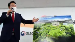 지난 20일 윤석열 대통령 당선인이 대통령직인수위원회에서 청와대 대통령 집무실의 용산 국방부 청사 이전 관련 기자회견을 하고 있다