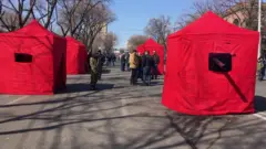 Ermənistanda müxalifətçi qüvvələr Yerevanın mərkəzində çadırlar qurub