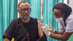 Perezida Kagame aterwa urukingo kuwa kane