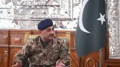 عاصم منیر