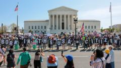 Верховный суд США подтвердил право на гражданство по рождению. Его пытался отменить Дональд Трамп