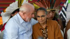 Lula conversando com Marina Silva