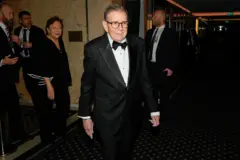 O líder oposicionista venezuelano Edmundo González Urrutia chega ao banquete do Prêmio Nobel da Paz no Grand Hotel de Oslo, na Noruega (10/12/25). Ele veste um smoking