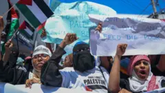 Meela kala duwan oo ka tirsan dalka Kenya ayaa lagu qabtay dibadbaxyo lagu taageerayo falastiin