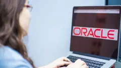 एआयमुळे आयटी कंपन्यांमधील सॉफ्टवेअर कर्मचाऱ्यांवर दबाव वाढला आहे.