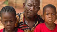 Chizaram mai shekara 8 da ƙaninta mai suna Chiadi mai shekara 6