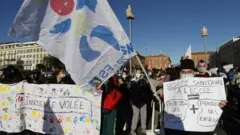 Fransa öğretmen grev covid-19